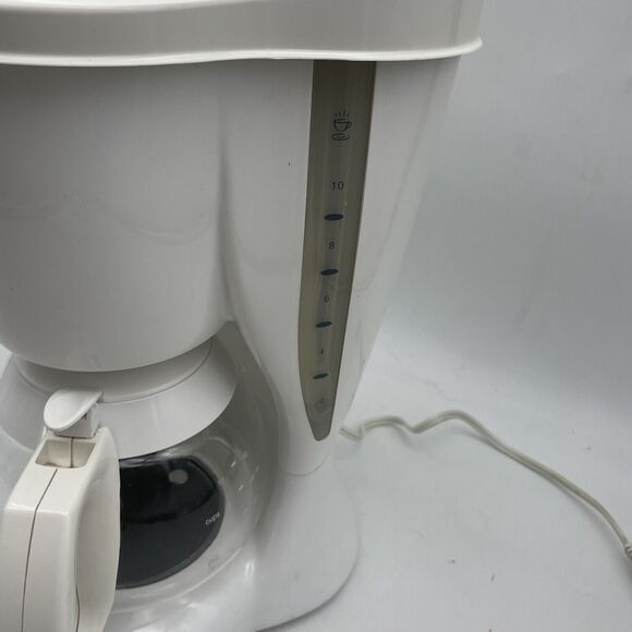 Cuisinart Automatic Grind & Brew DGB-300 10 Cup Coffee Maker - Picture 3 of 16